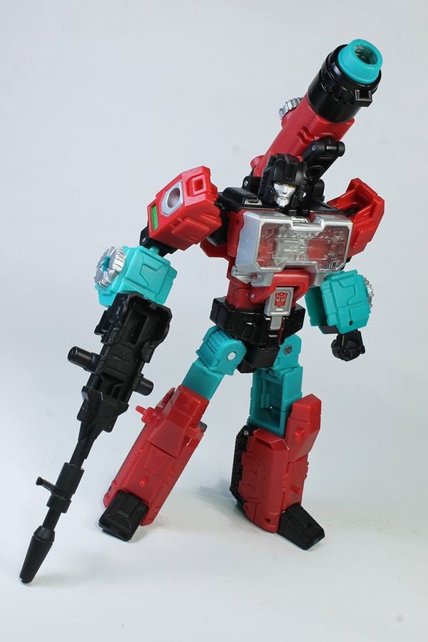 Deluxe Perceptor   More Titans Return Wave 4 Photos  (10 of 23)